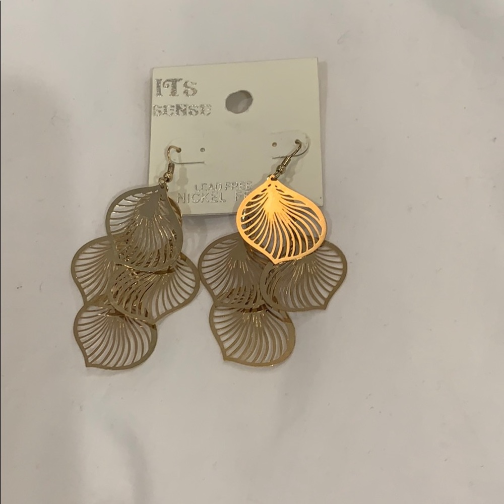 Gold dangling earrings